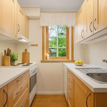 Twin Flats 1st Floor In Centre - Norwegians Minimum Age 25