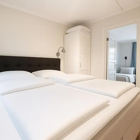 Twin Flats 1st Floor In Centre - Norwegians Minimum Age 25 Apartment *