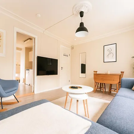 Twin Flats 1st Floor In Centre - Norwegians Minimum Age 25 Lejlighed