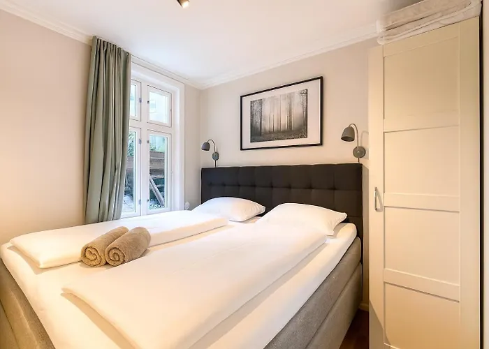 Twin Flats 1st Floor In Centre - Norwegians Minimum Age 25