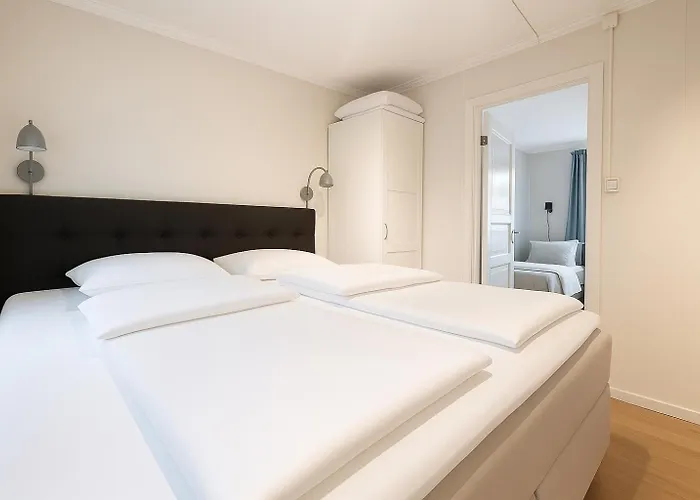 Twin Flats 1st Floor In Centre - Norwegians Minimum Age 25 Lejlighed *