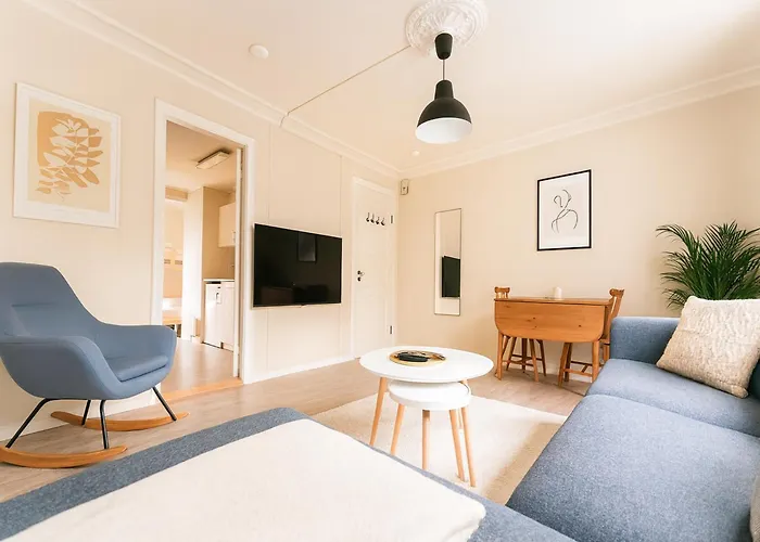 Twin Flats 1st Floor In Centre - Norwegians Minimum Age 25 Lejlighed