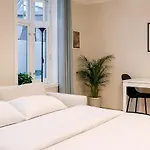 Διαμέρισμα Twin Flats 1st Floor In Centre - Norwegians Minimum Age 25 *