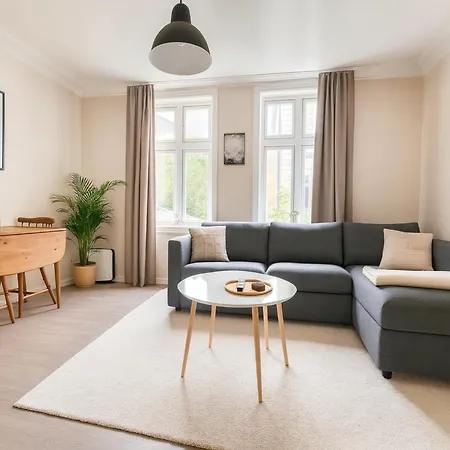 Twin Flats 1st Floor In Centre - Norwegians Minimum Age 25 * Μπέργκεν